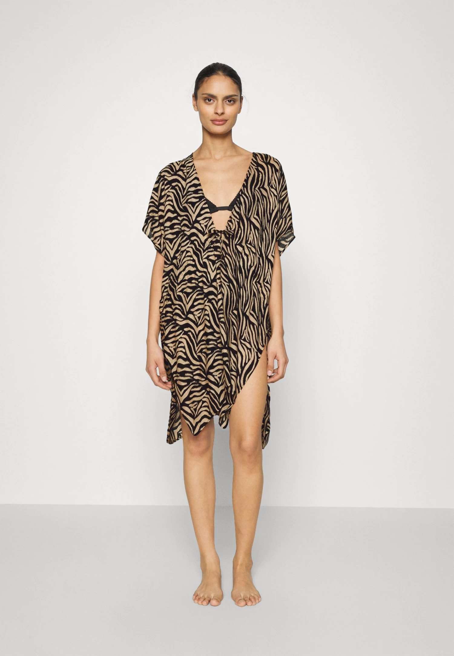 Anna Field Printed Short Kimono / 606 - Khaki_003 - Off-White - Beach Accessory 3 Anna Field Printed Short Kimono / 606 - Khaki_003 - Off-White - Beach Accessory