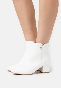 Wide Fit - Classic Ankle Boots