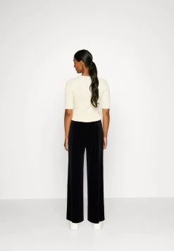 Anna Field VelvetWide Leg Trousers - Trousers - Black -Anna Field 9a615994b8b54016af79183f754c1a78