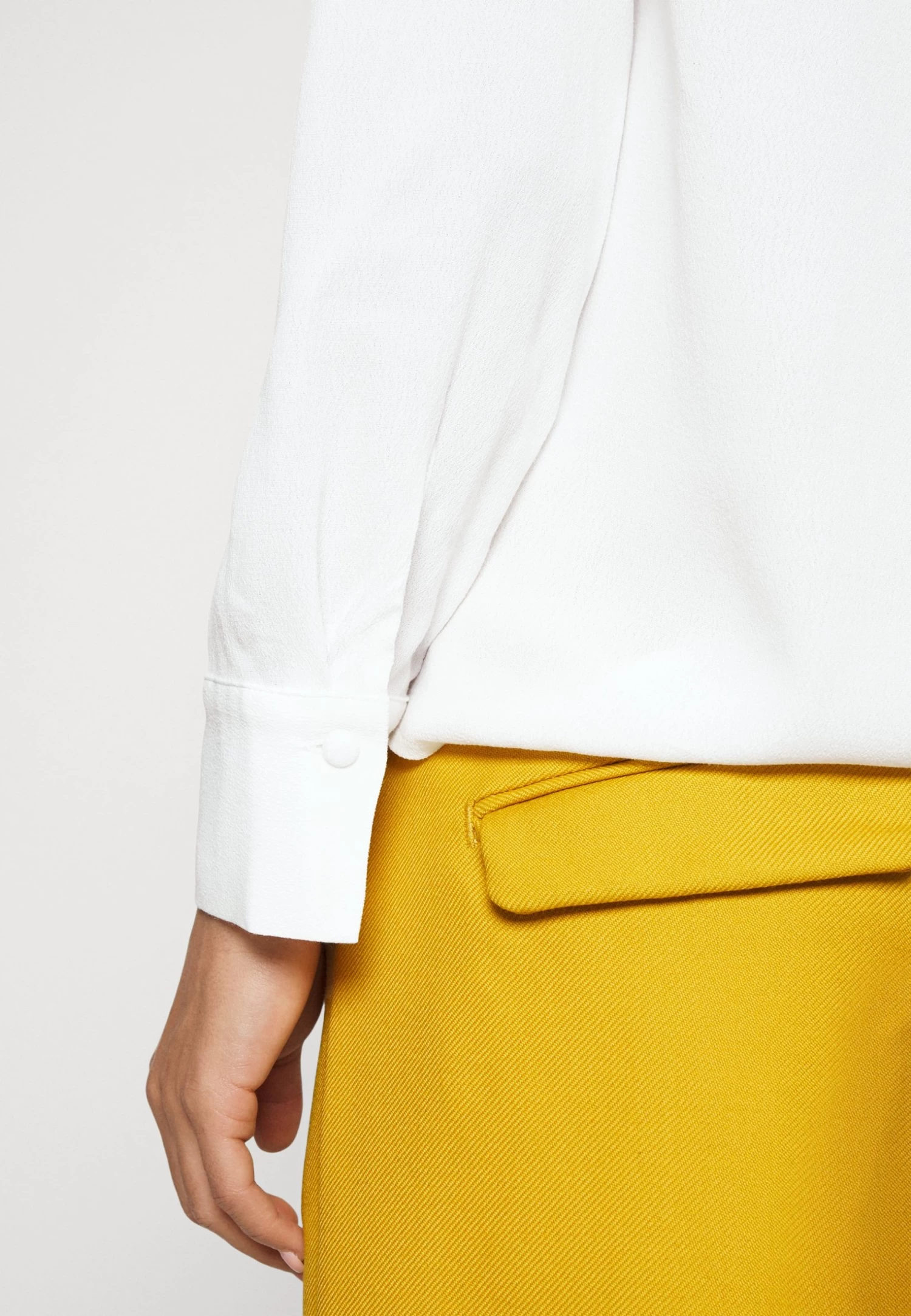 Blouse -Off-White 8 Blouse -Off-White - Image 6