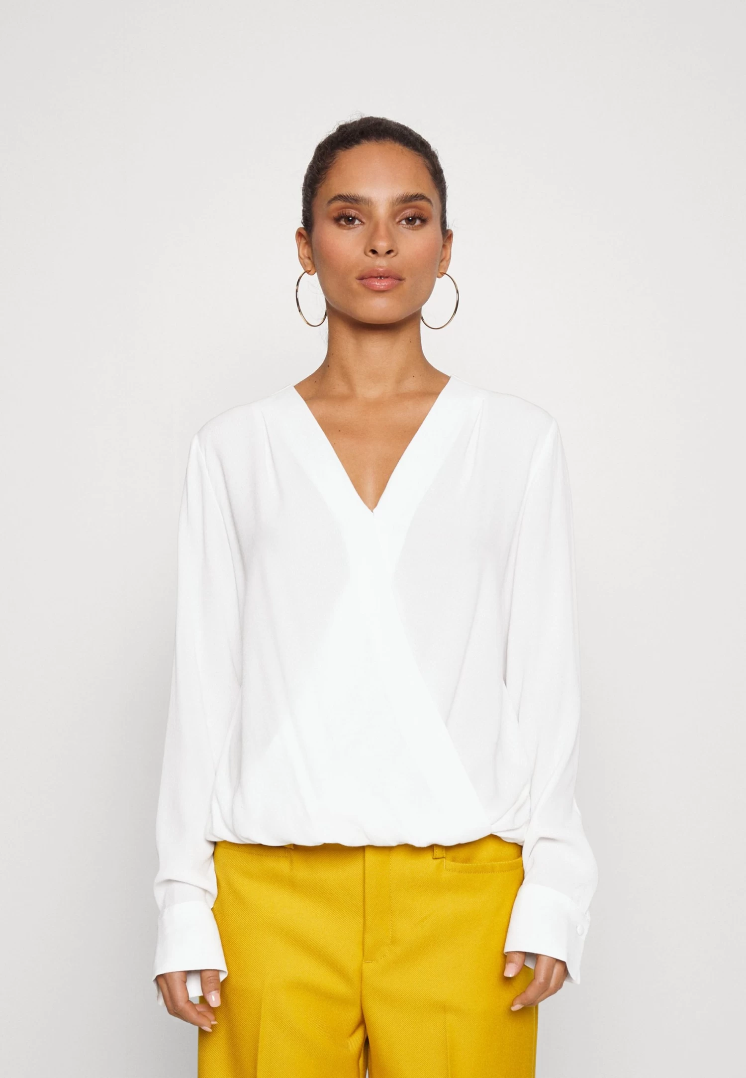 Blouse -Off-White 3 Blouse -Off-White
